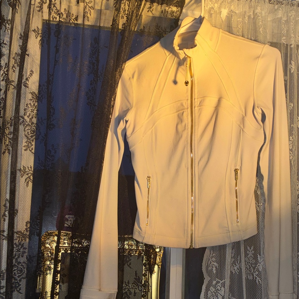 Lululemon define  Jacket